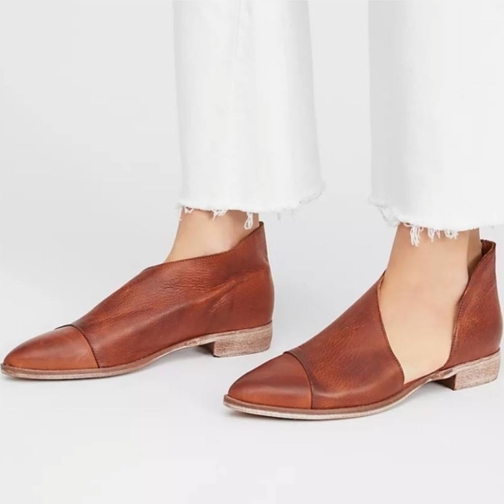 Free People Royale Flat bootie with cut out size 39